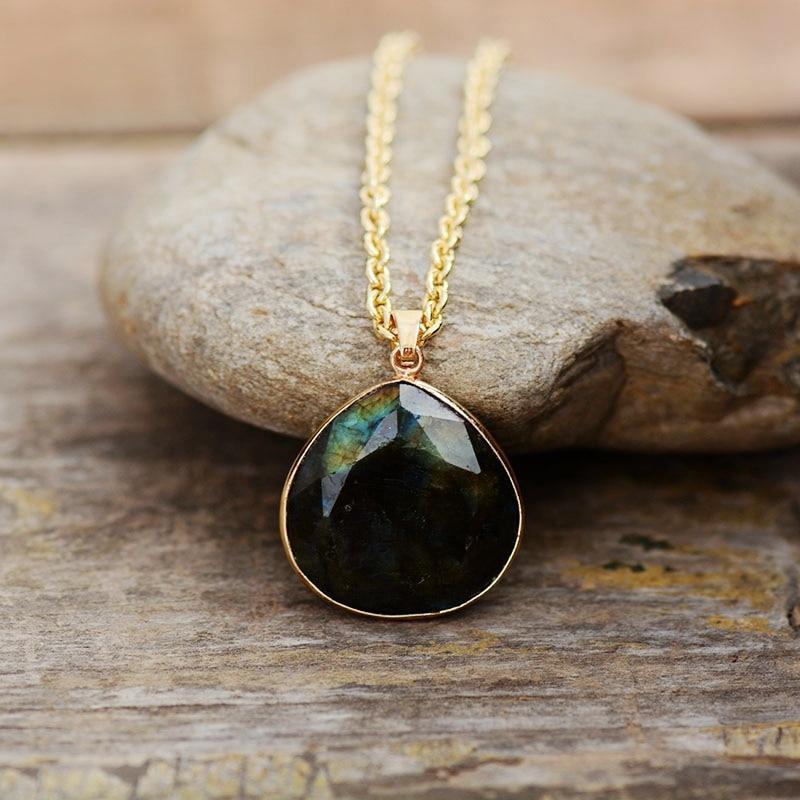 Labradorite Aura Necklace - Elegant Energy Jewelry