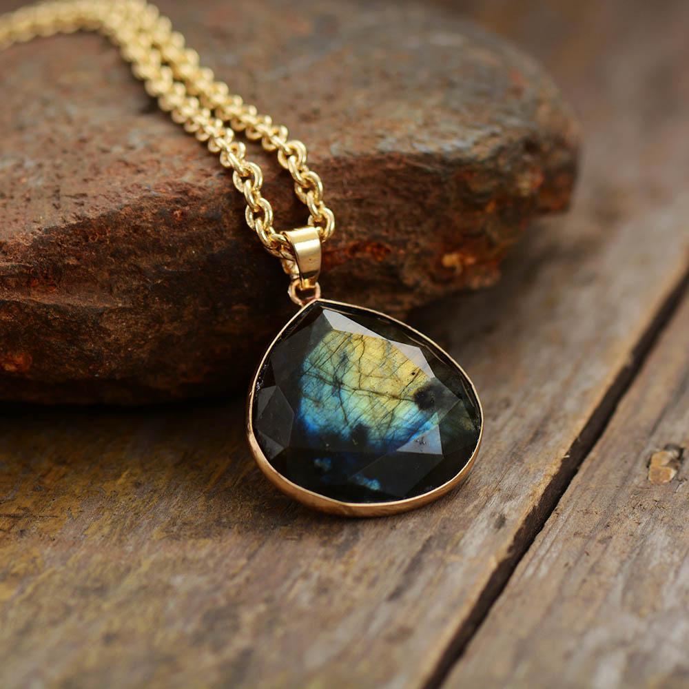 Labradorite Aura Necklace - Elegant Energy Jewelry
