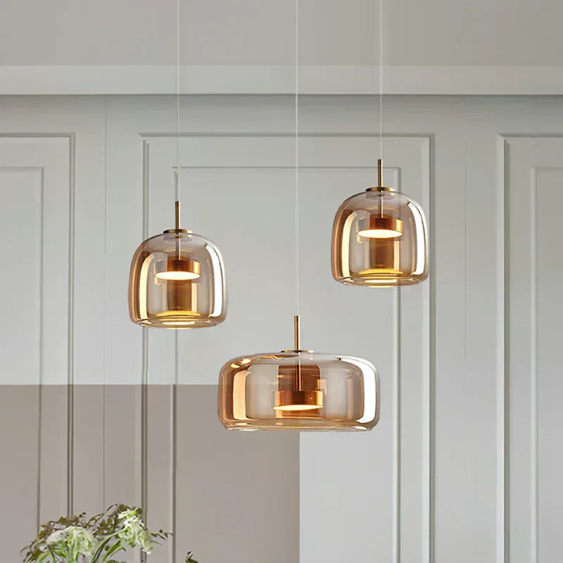 CrystalGlow Pendant - Elegant Pendant Lamp of Clear Glass