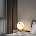 Scandinavian SnowGlobe Lamp – Elegant White Bolvorm
