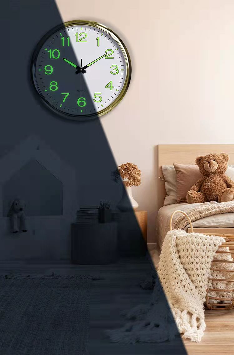 Silent Classroom Clock 30 cm - Silent & Illuminated Time
