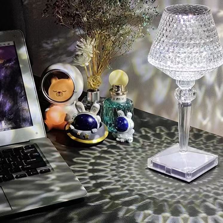 Liesbeth Crystal Lamp - Luxury Table Lamp with USB Charging Function