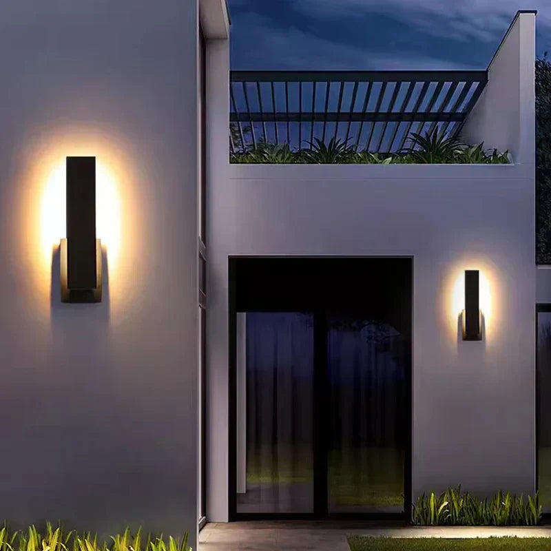 LumièreRugueuse Wall Lamp - Weatherproof Outdoor Wall Lamp