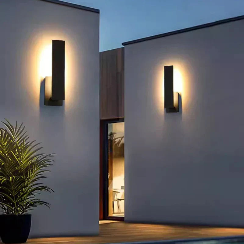 LumièreRugueuse Wall Lamp - Weatherproof Outdoor Wall Lamp