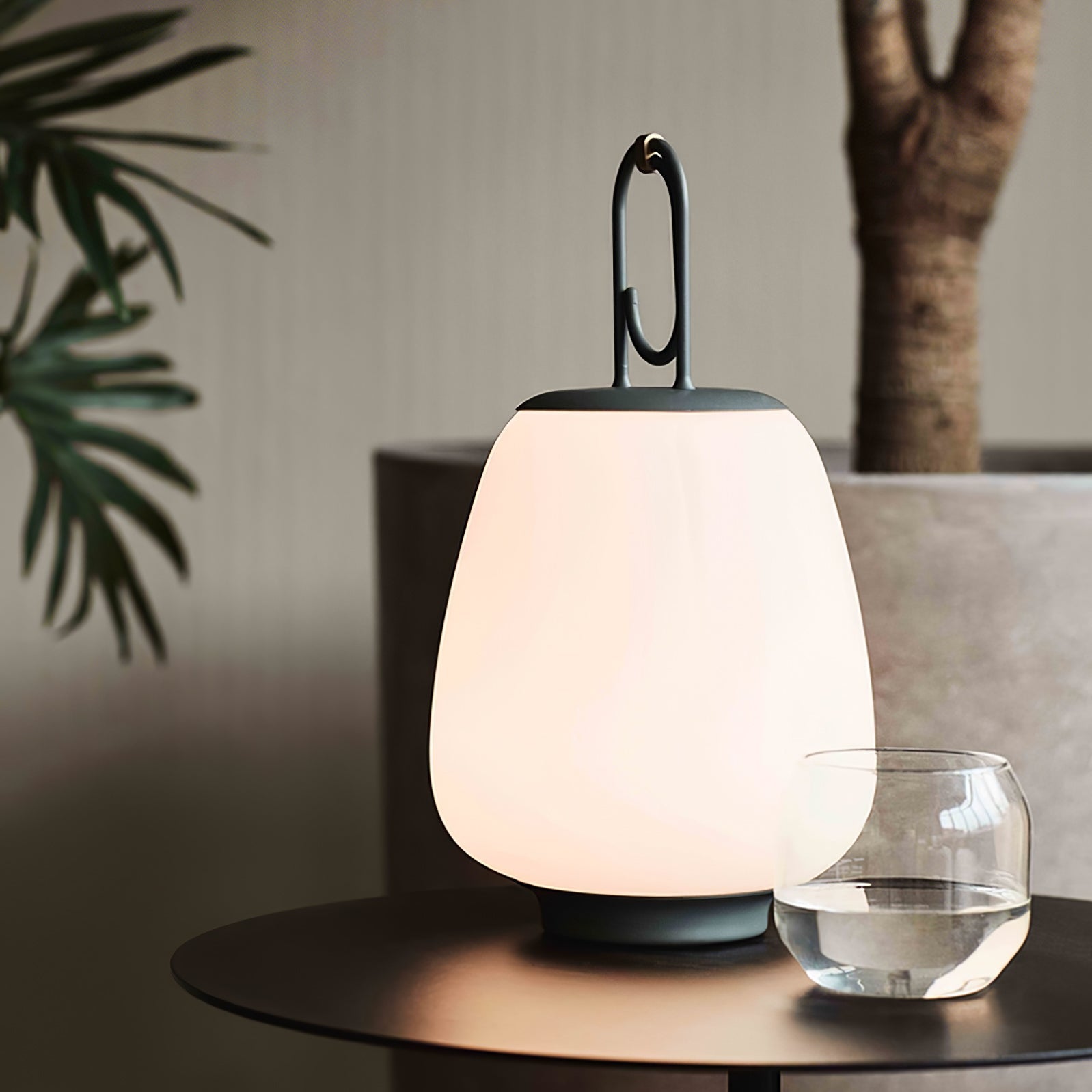 VintageGlow Lantern - Wireless Table Lamp with Luxury Design