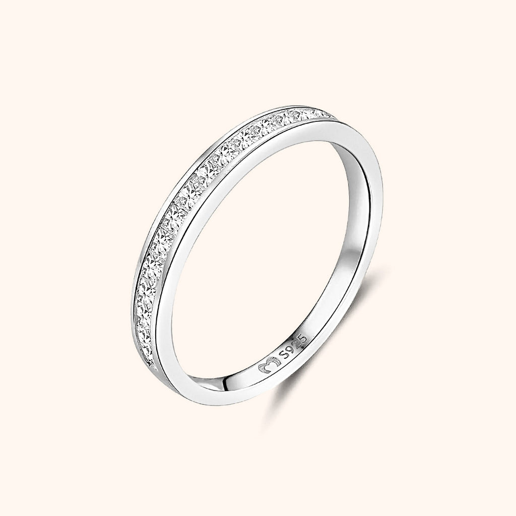 Elegant Amelia Zirconia Ring - A Timeless Acquisition