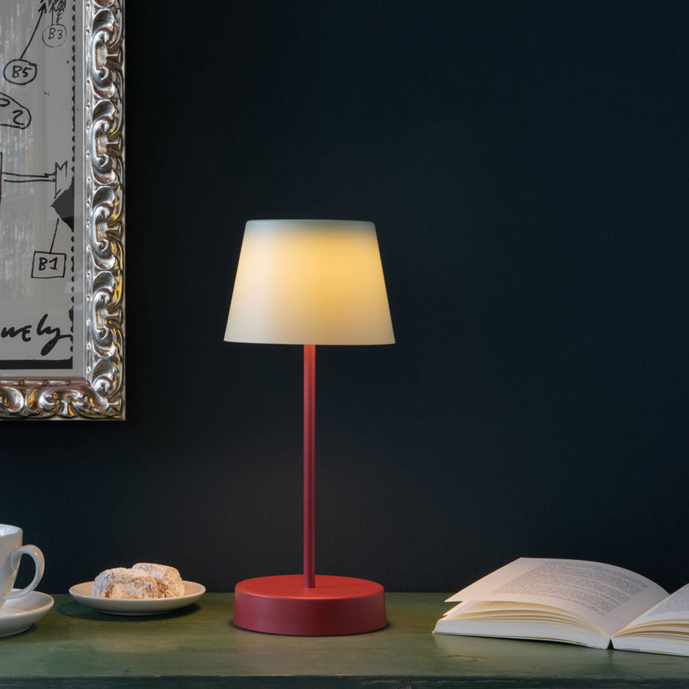 Elegant Olto Table Lamp - Bring a modern touch to your interior