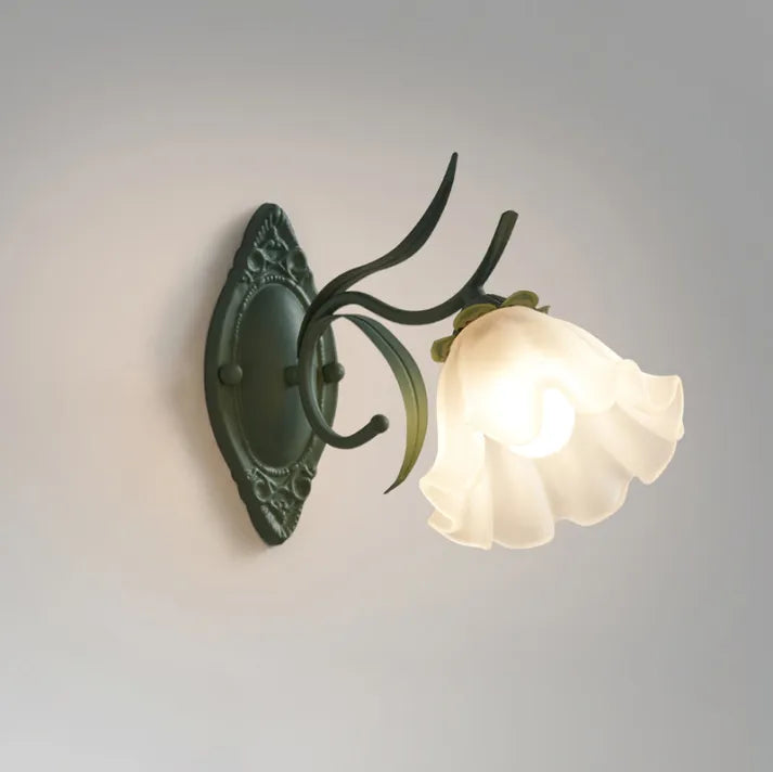 LilyGlow Wall Lamp - Elegant Nature-Inspired Lighting
