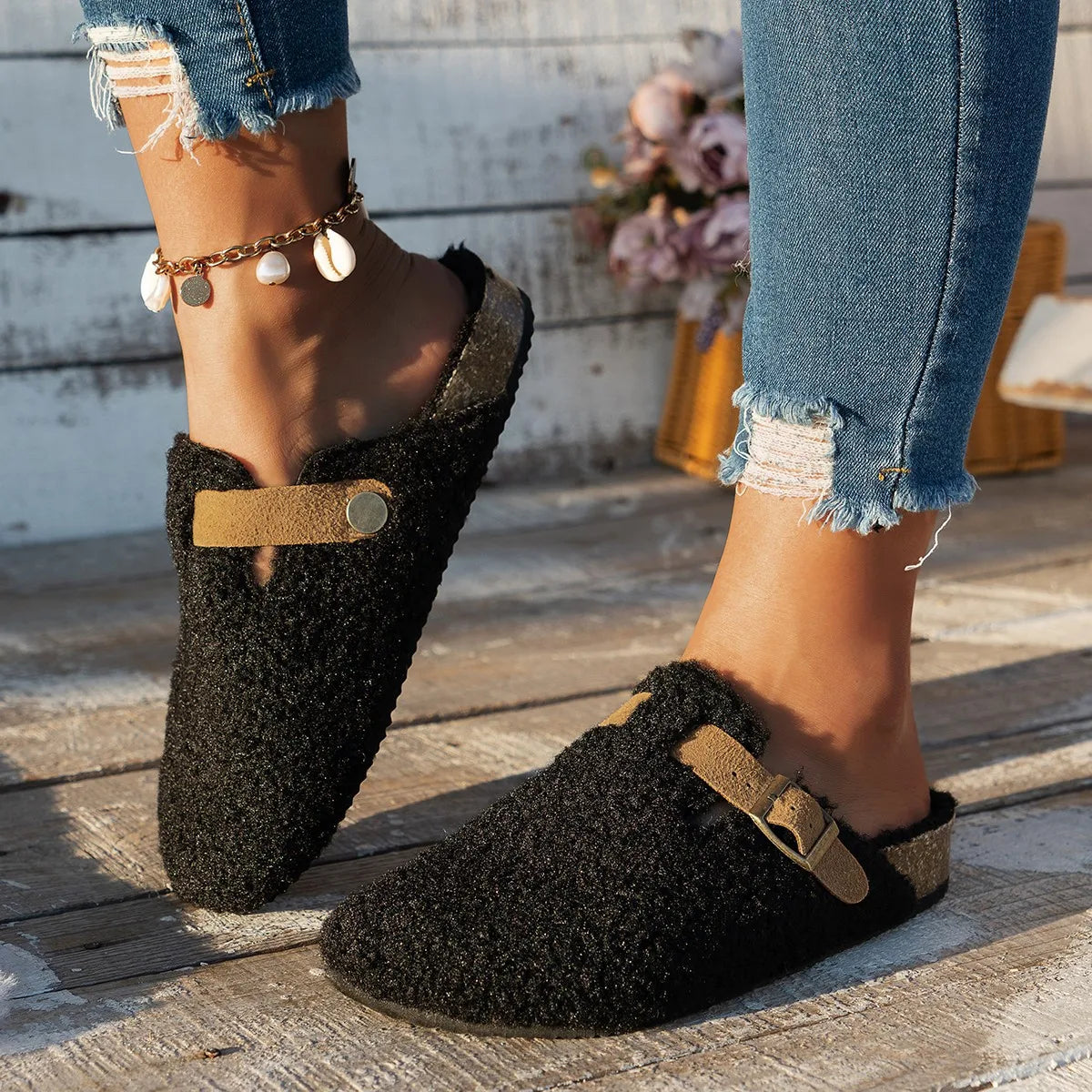 ConfortLuxe – Luxurious Sheep Wool Slippers for Winter