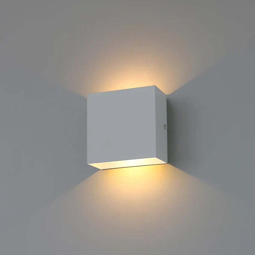 Eclat Romanov – Sleek LED Wall Lamp for Any Interior