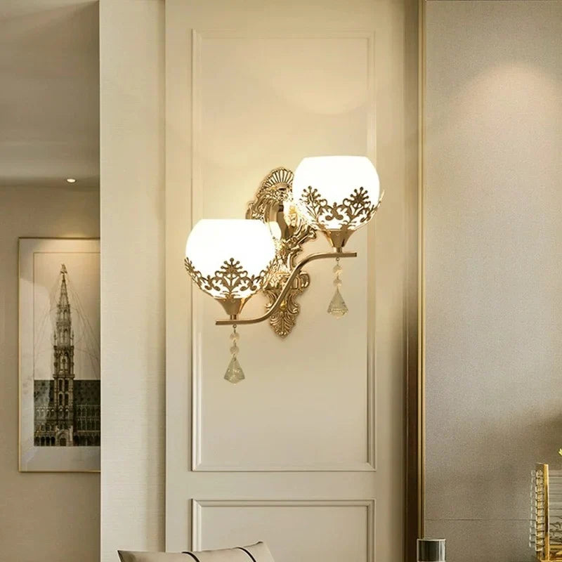 CrystalLuxe - Gold LED Wall Lamp for Atmospheric Lighting