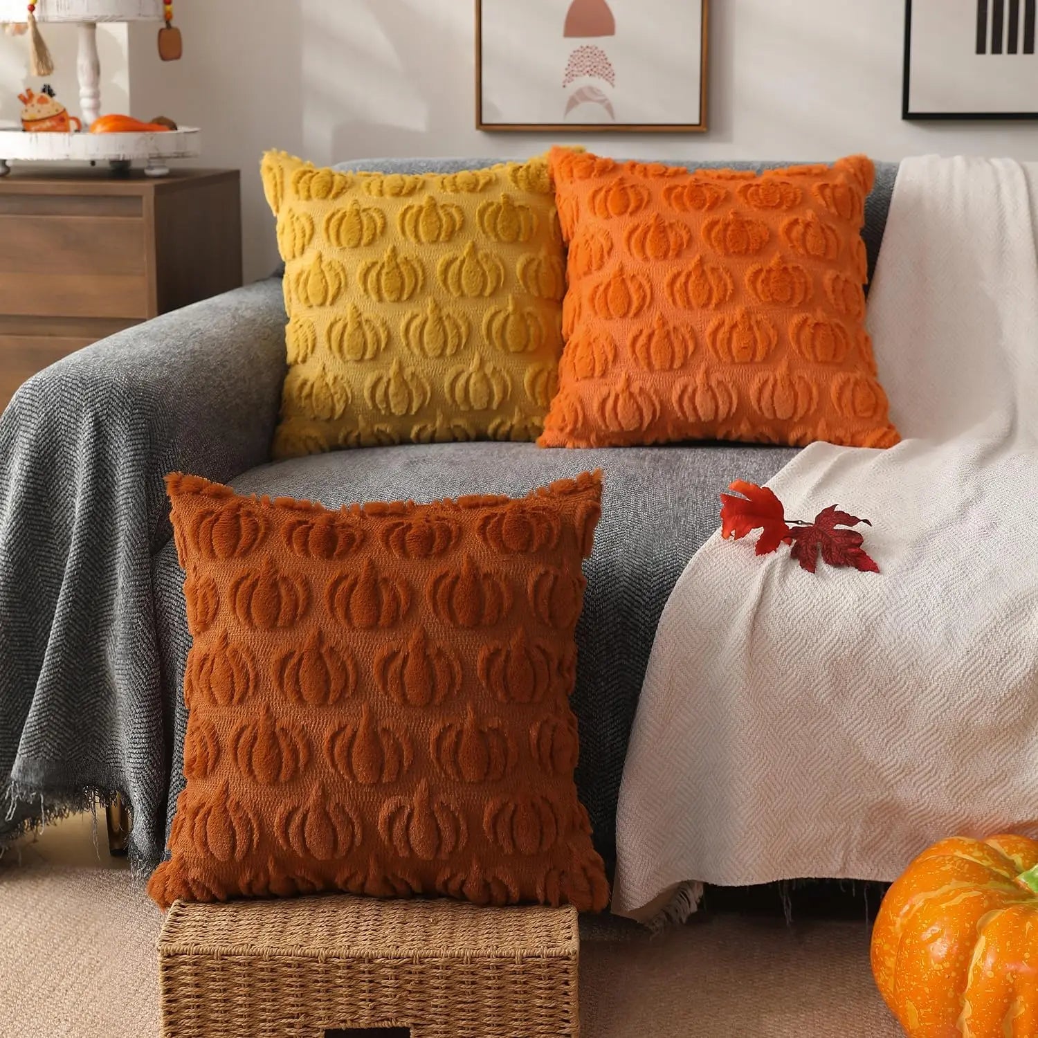 Étoile Cushion Cover - Rustic Faux Fur Autumn Cushion Cover for a Cozy Interior