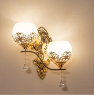 CrystalLuxe – Gouden LED Wandlamp voor Sfeervolle Verlichting