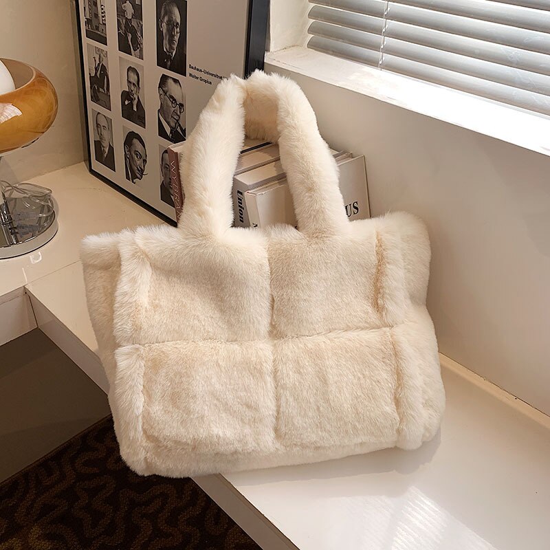 Pipa Plush Bag – Cozy Winter Handbag for Women