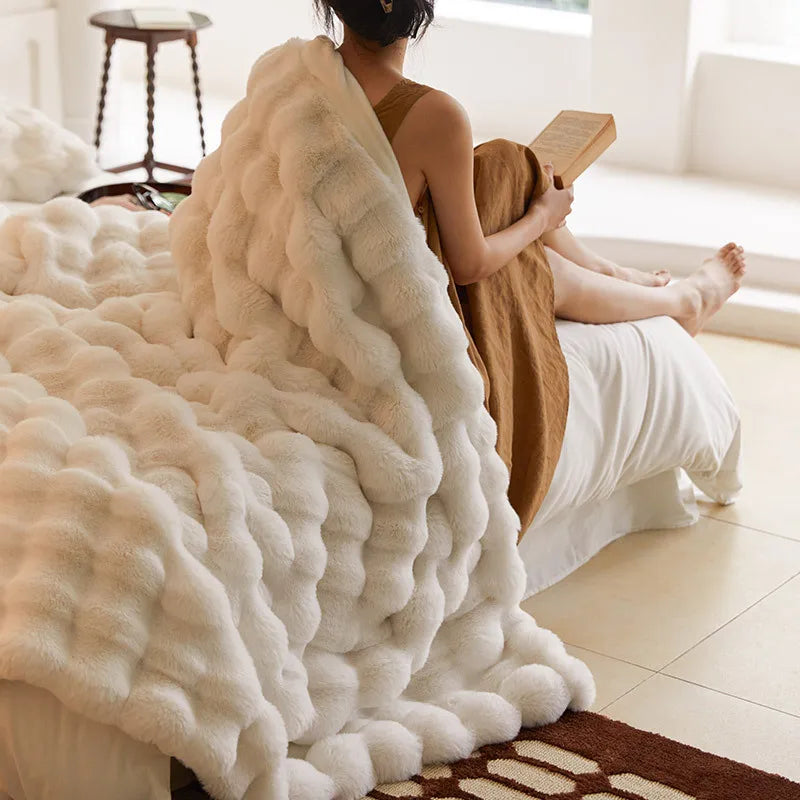 ChicWarmth - Luxury Plaid for Ultimate Comfort