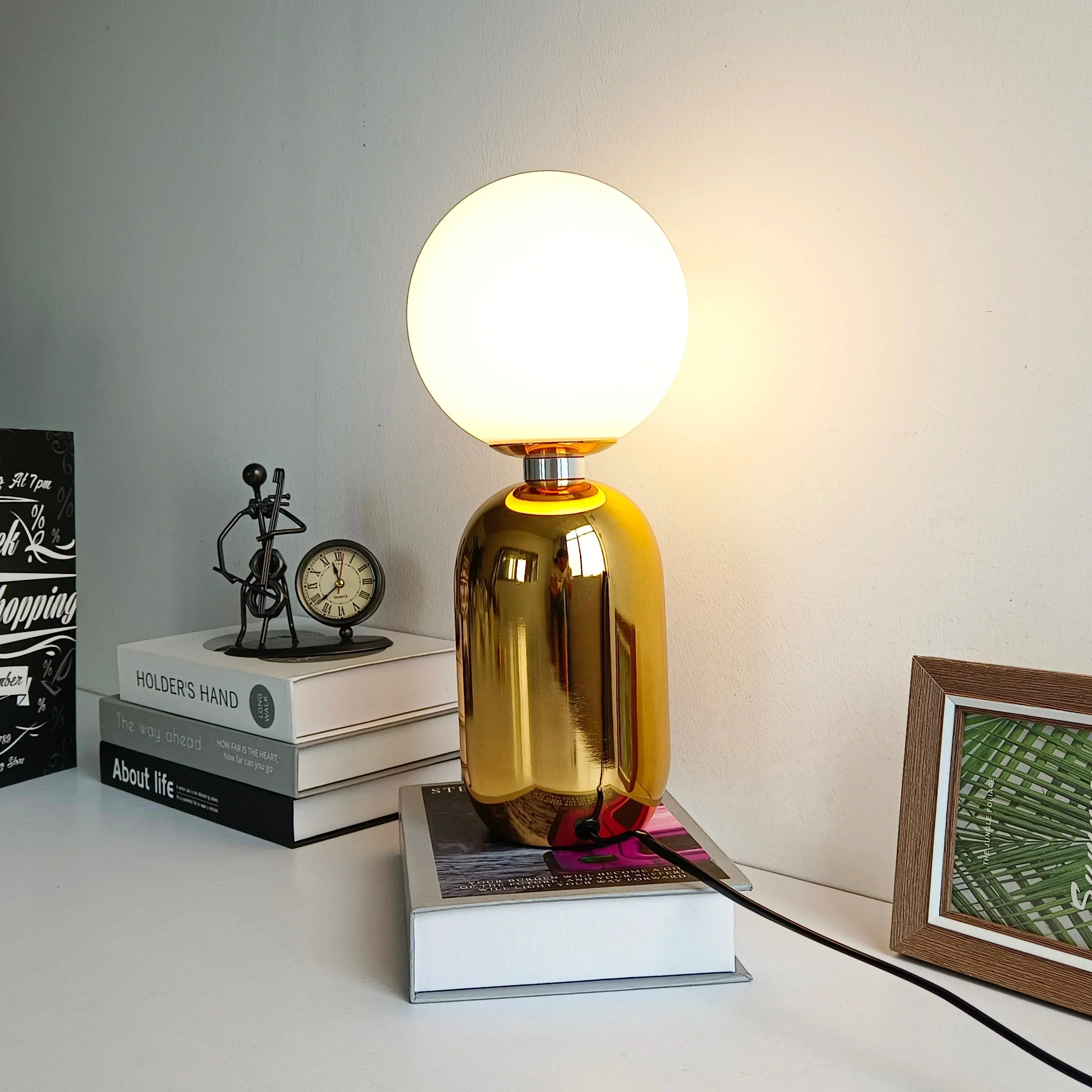 SphericalStyle - Elegant Spherical Lamp for Various Spaces