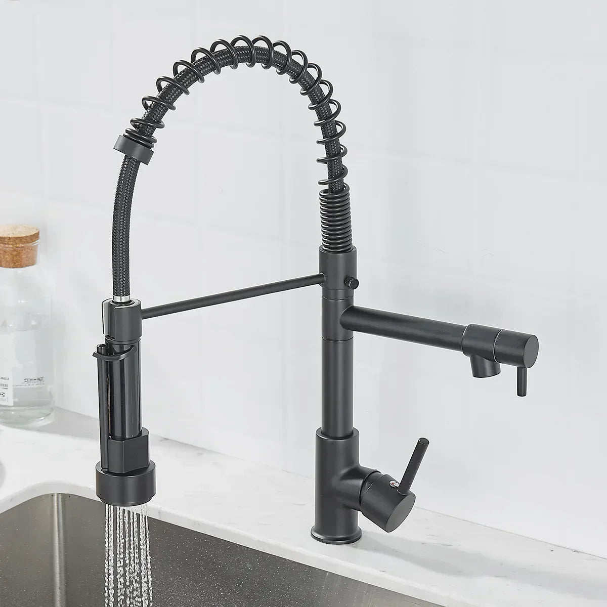 AquaFusion – Modern Kitchen Faucet with Stylish Functionality
