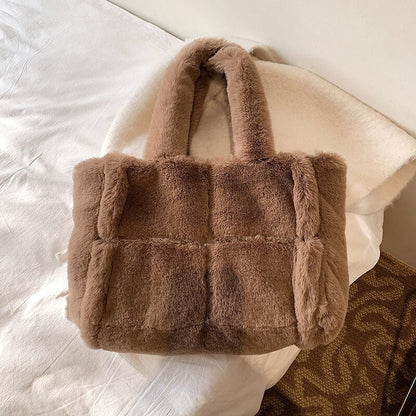 Pipa Plush Bag – Cozy Winter Handbag for Women