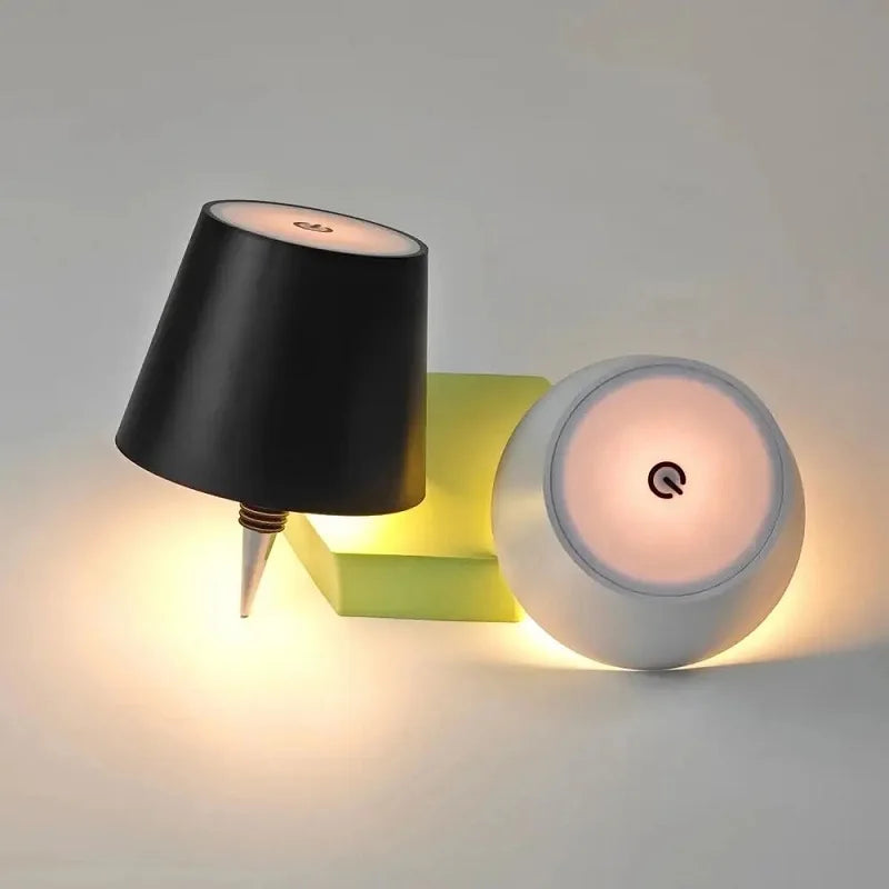 Lumière Nomade – Cordless Bottle Lamp with Adjustable Lighting