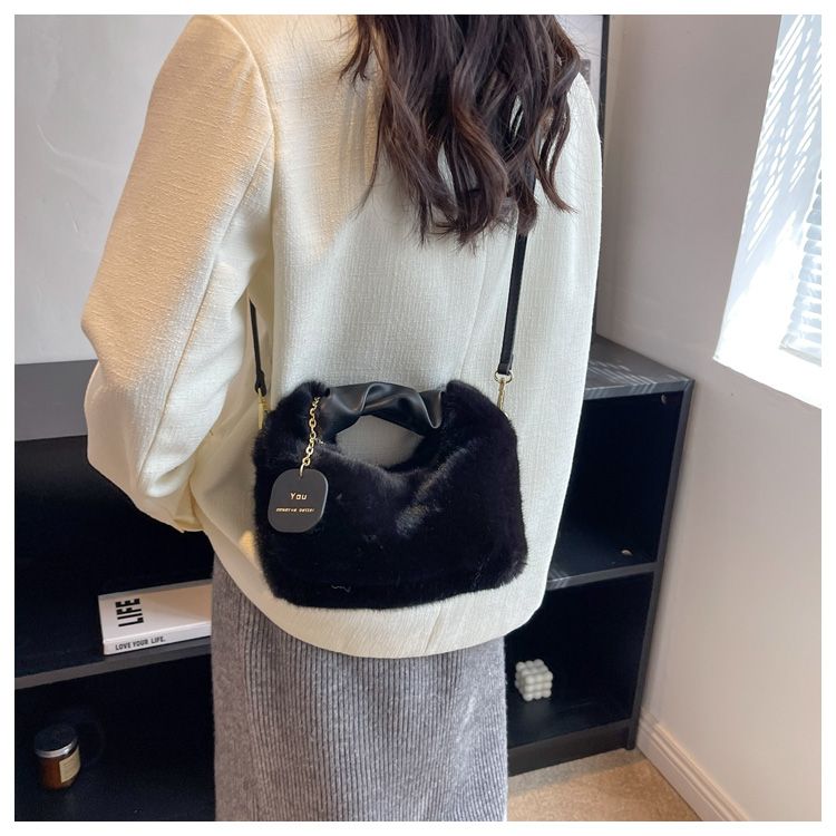 FluffyBag – Cute Handbag for Cuddling