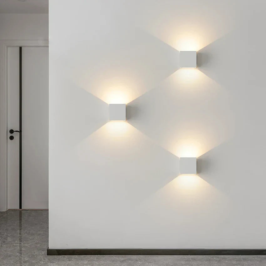 Eclat Romanov – Sleek LED Wall Lamp for Any Interior