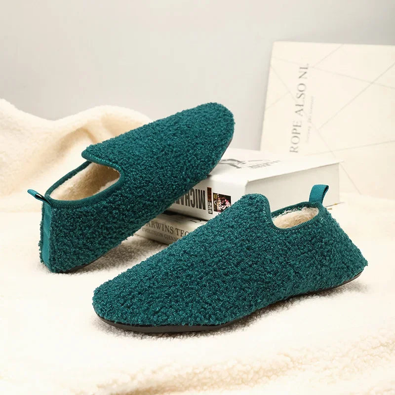 Cloud Warmers Slippers - Luxurious Plush House Shoes for Optimal Comfort