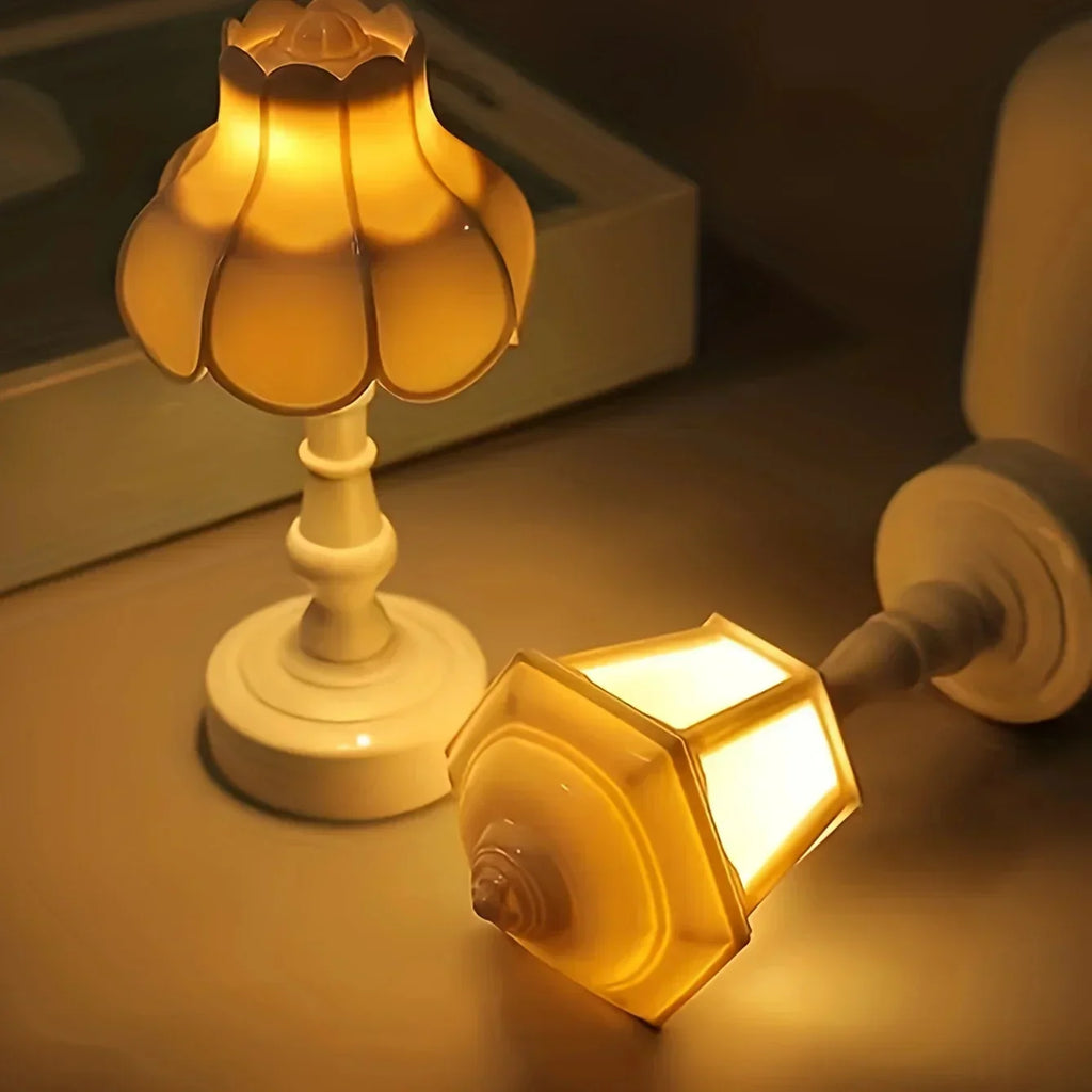 ChicGloed – Elegant Table Lamp with Geometric Design