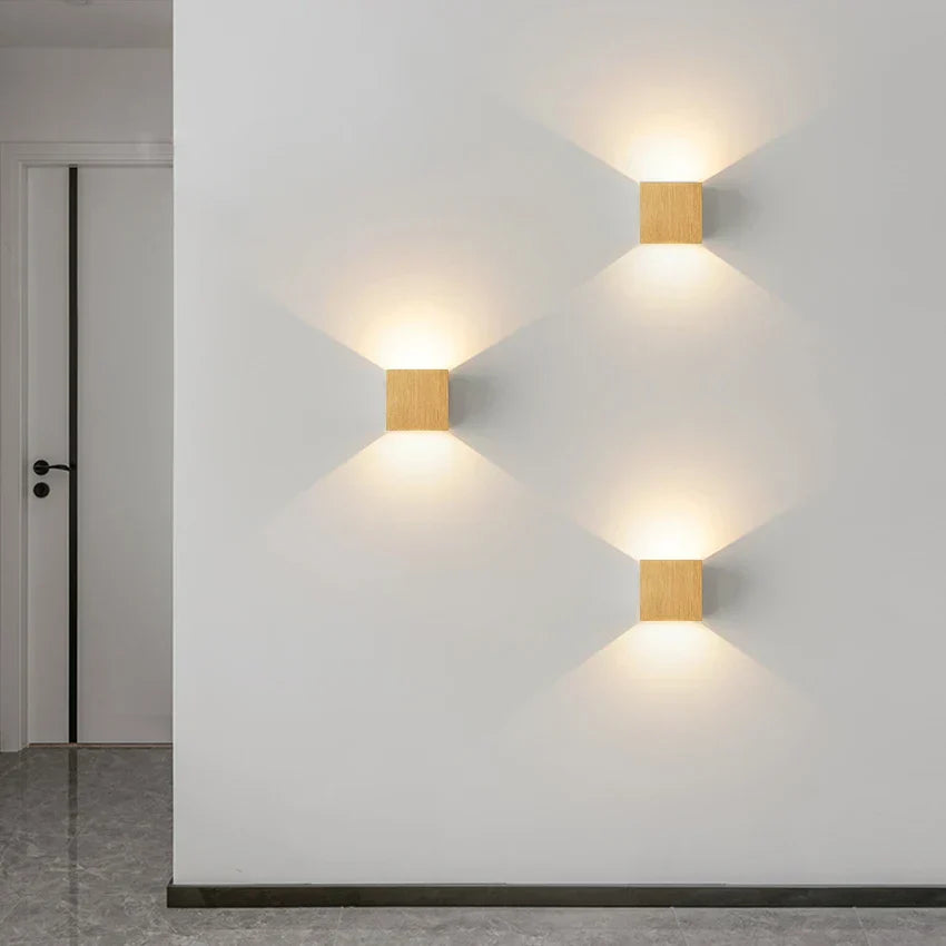 Eclat Romanov – Sleek LED Wall Lamp for Any Interior