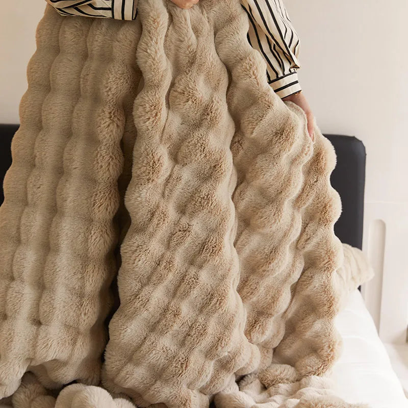 ChicWarmth - Luxury Plaid for Ultimate Comfort