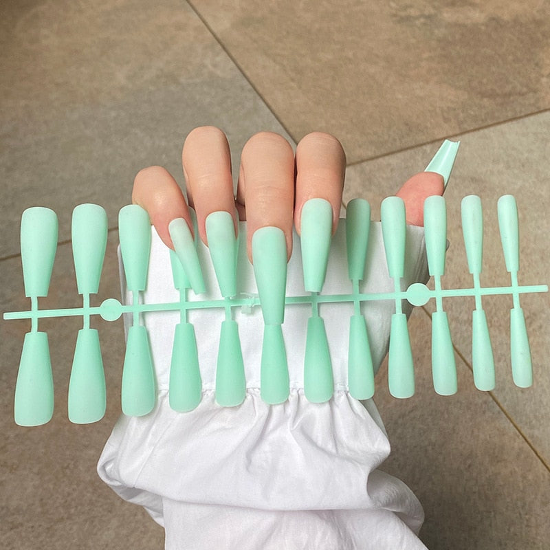 ChicNails - Matte Press-On Nails Set 24 Pieces