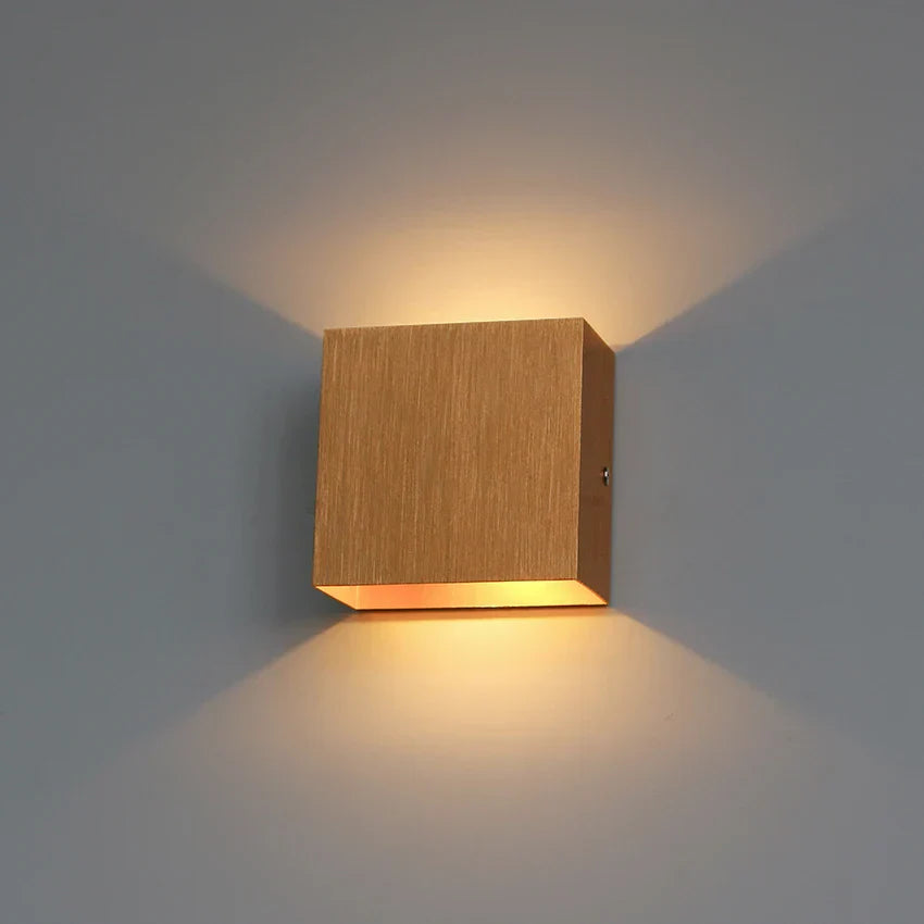 Eclat Romanov – Sleek LED Wall Lamp for Any Interior