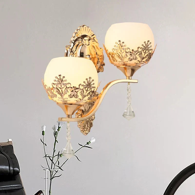 CrystalLuxe - Gold LED Wall Lamp for Atmospheric Lighting