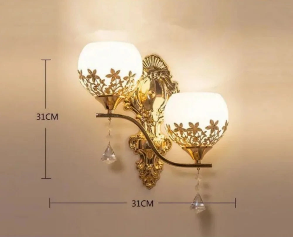 CrystalLuxe - Gold LED Wall Lamp for Atmospheric Lighting