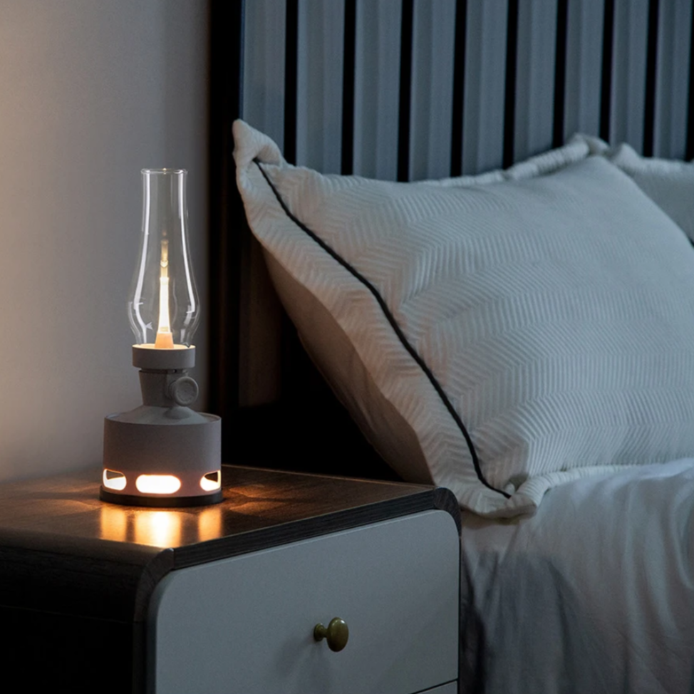NostalgiaLamp - Vintage LED Lantern for Atmospheric Evenings