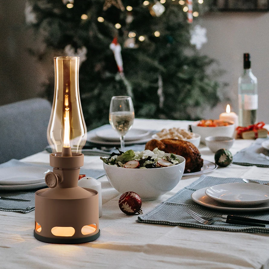 NostalgiaLamp - Vintage LED Lantern for Atmospheric Evenings
