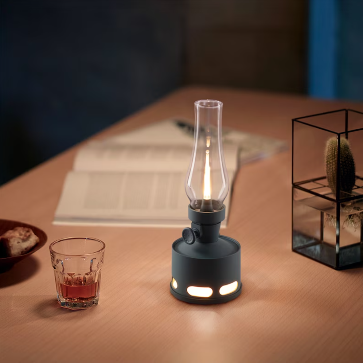 NostalgiaLamp - Vintage LED Lantern for Atmospheric Evenings