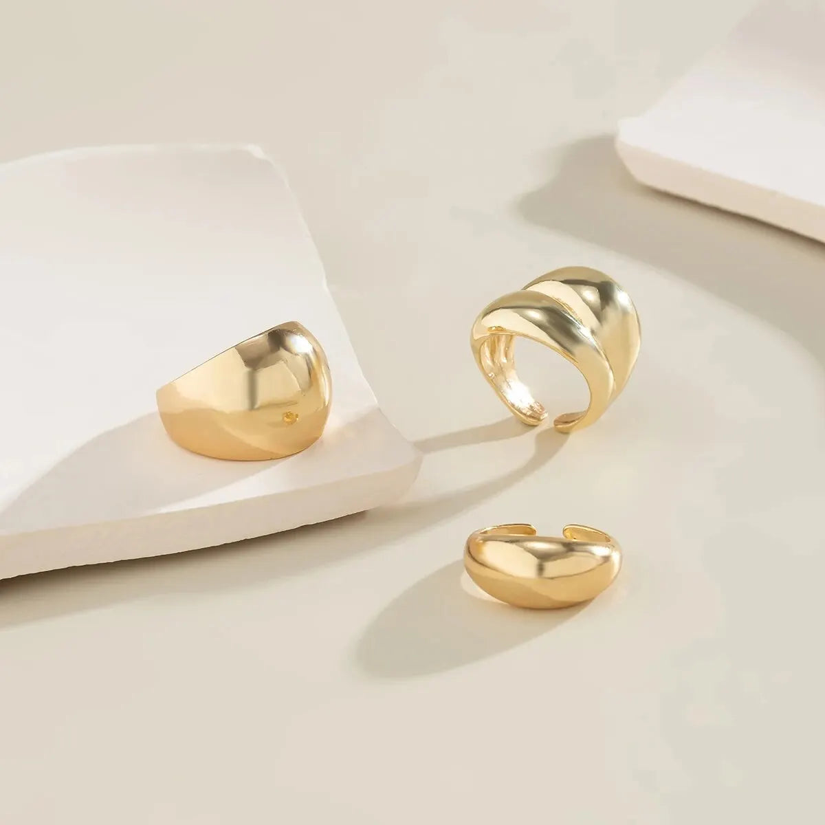 TrioGlam Rings - Set of 3 Shiny Metal Decorations