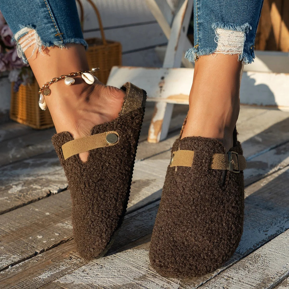 ConfortLuxe – Luxurious Sheep Wool Slippers for Winter