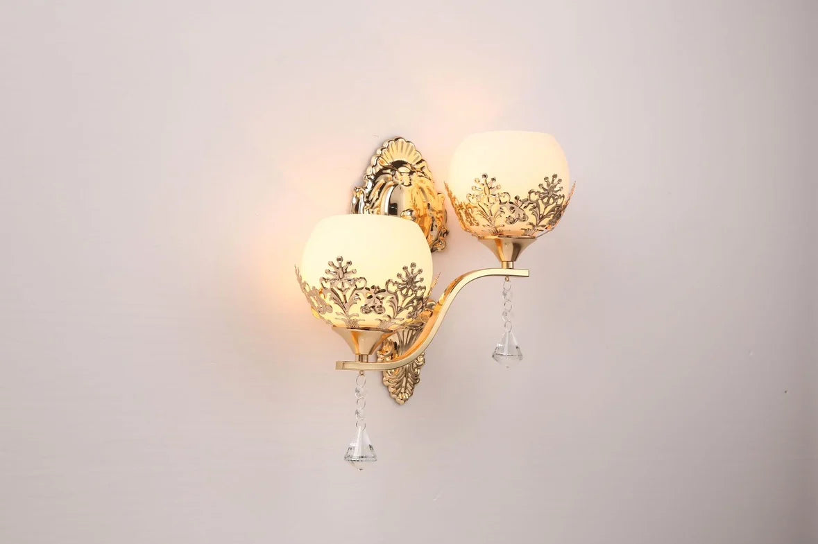 CrystalLuxe - Gold LED Wall Lamp for Atmospheric Lighting