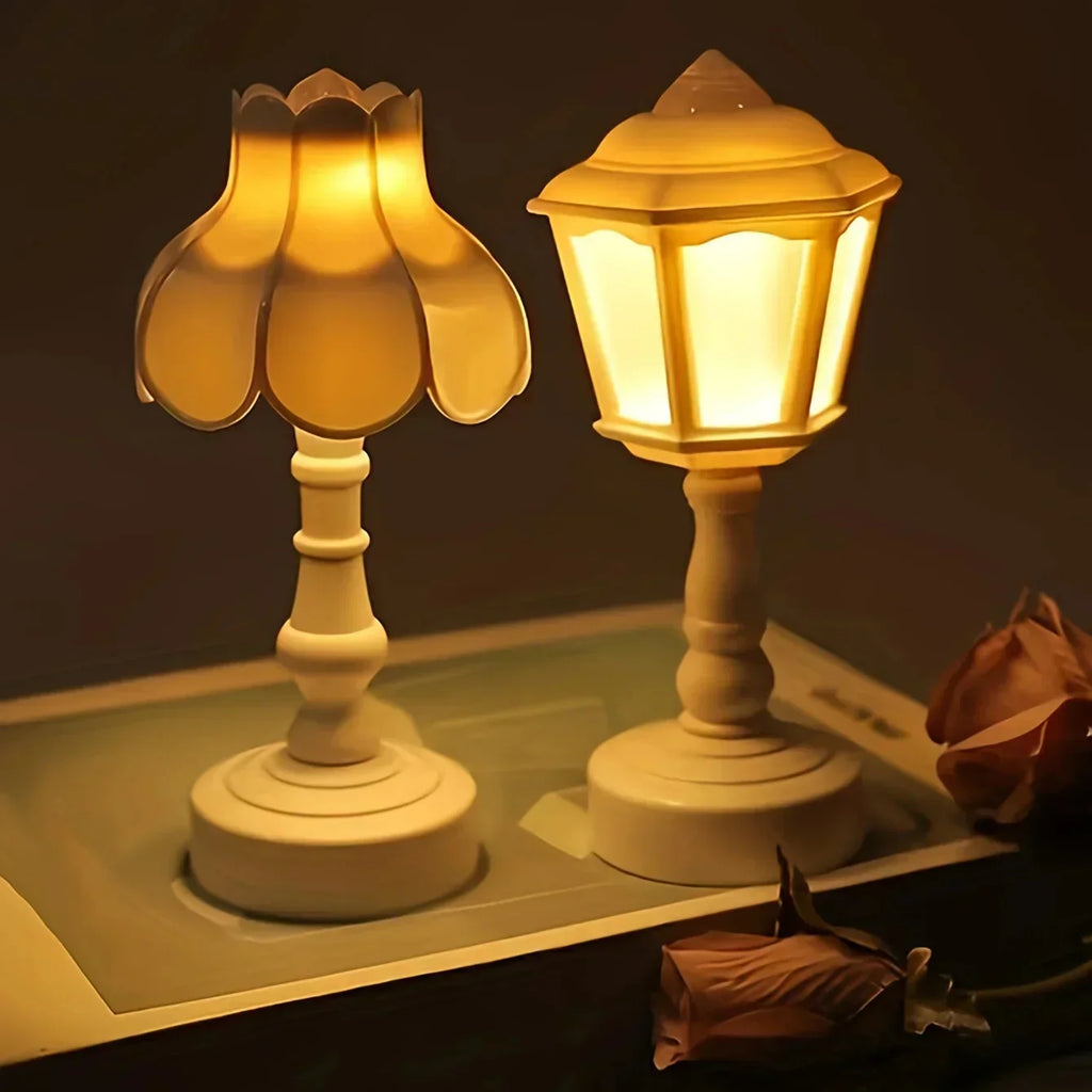 ChicGloed – Elegant Table Lamp with Geometric Design