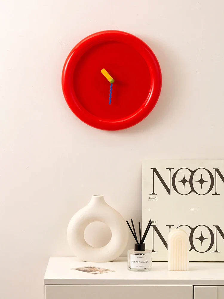 EpeiusHome – Memphis Wall Clock for Elegant Spaces