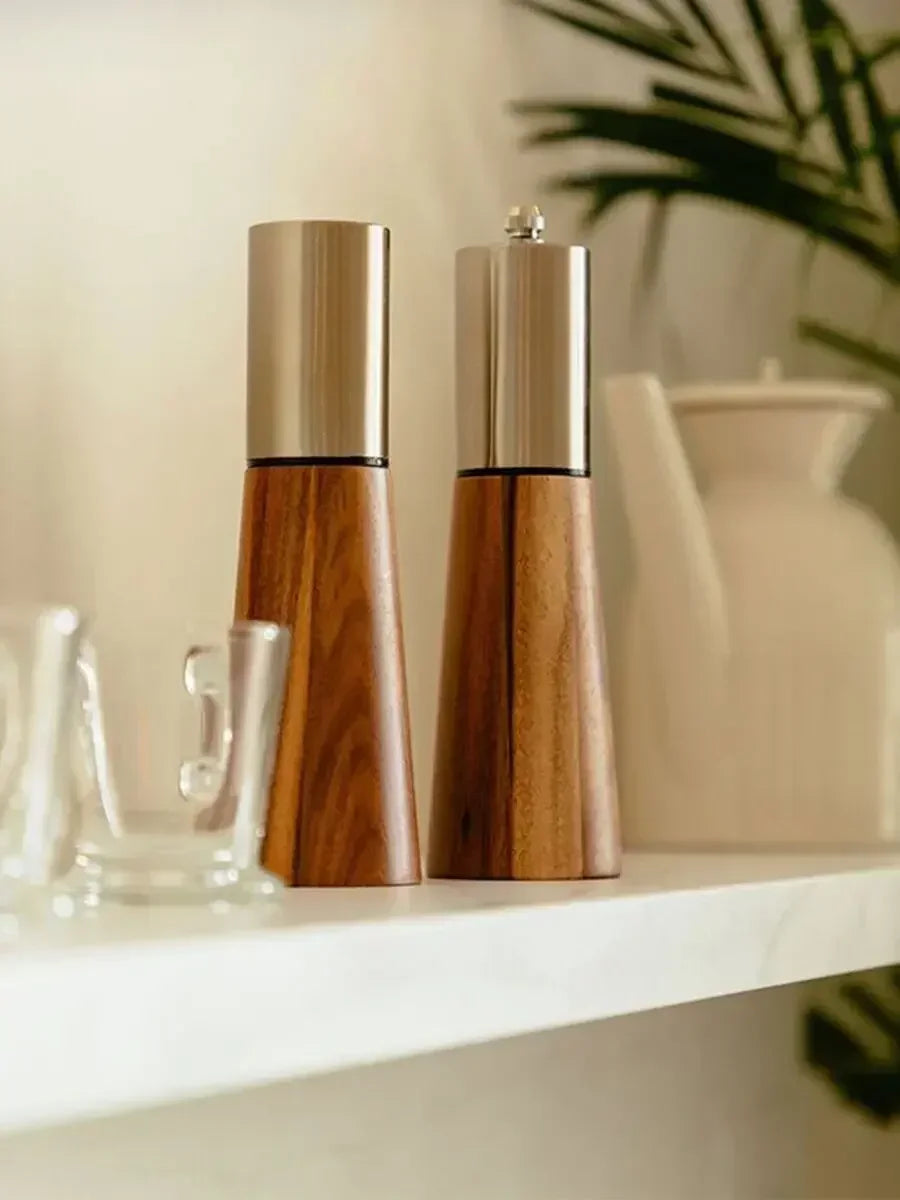 Sakura Spice - Elegant Acacia Wood Pepper Mill