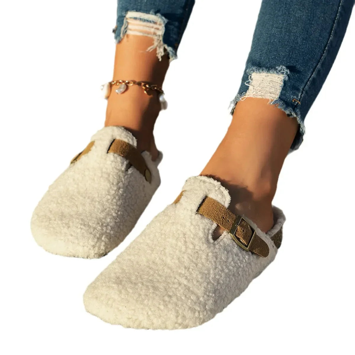 ConfortLuxe – Luxurious Sheep Wool Slippers for Winter
