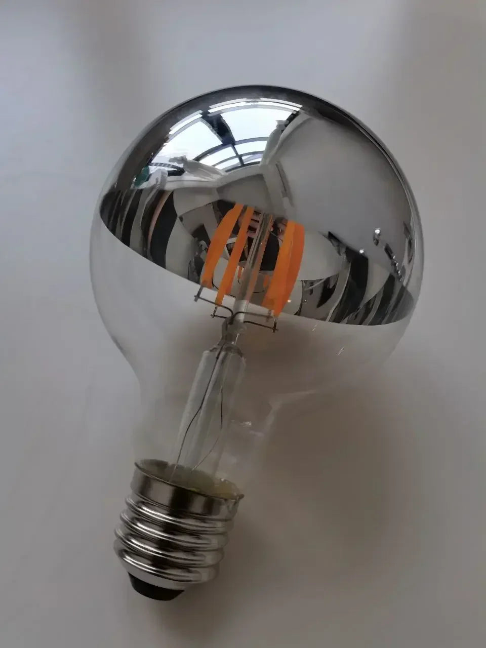 RetroGlow - Vintage LED Night Light for Atmospheric Illumination