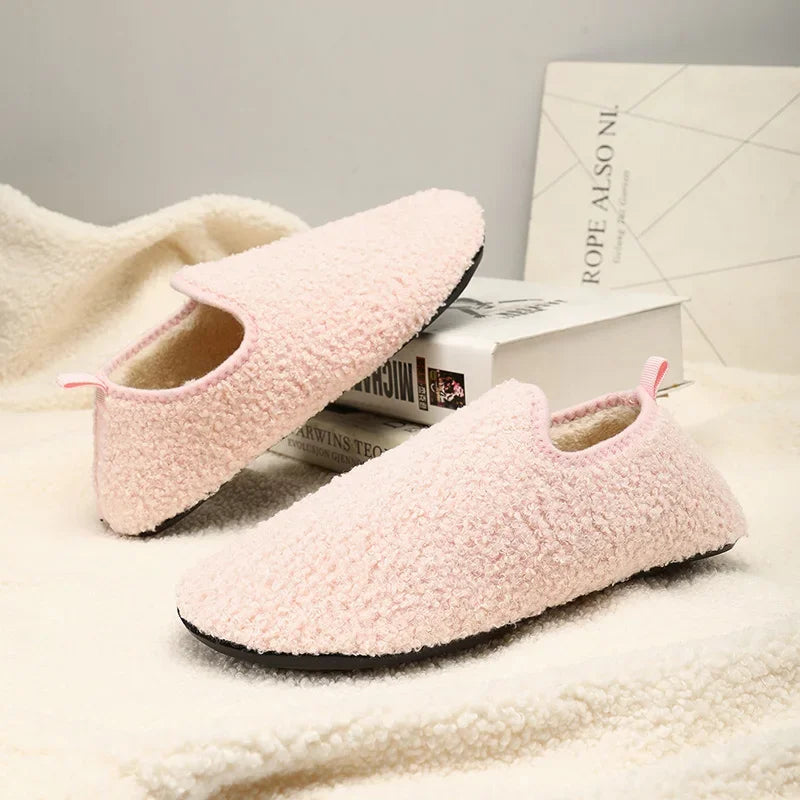 Cloud Warmers Slippers - Luxurious Plush House Shoes for Optimal Comfort
