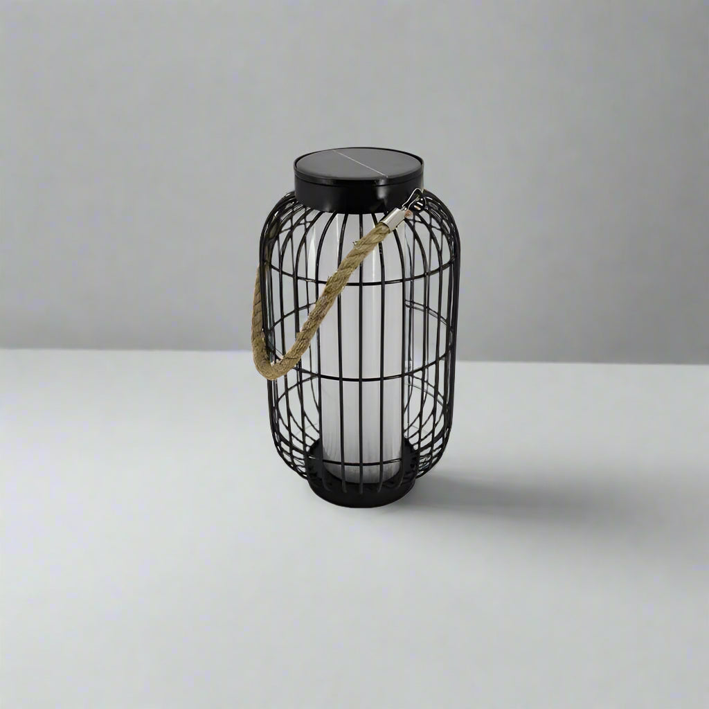 Solira SolarLight – Stylish Outdoor Solar Lamp