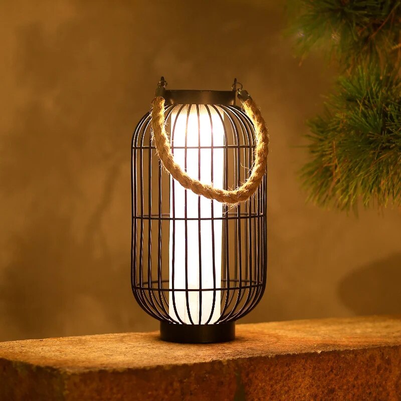 Solira SolarLight – Stylish Outdoor Solar Lamp