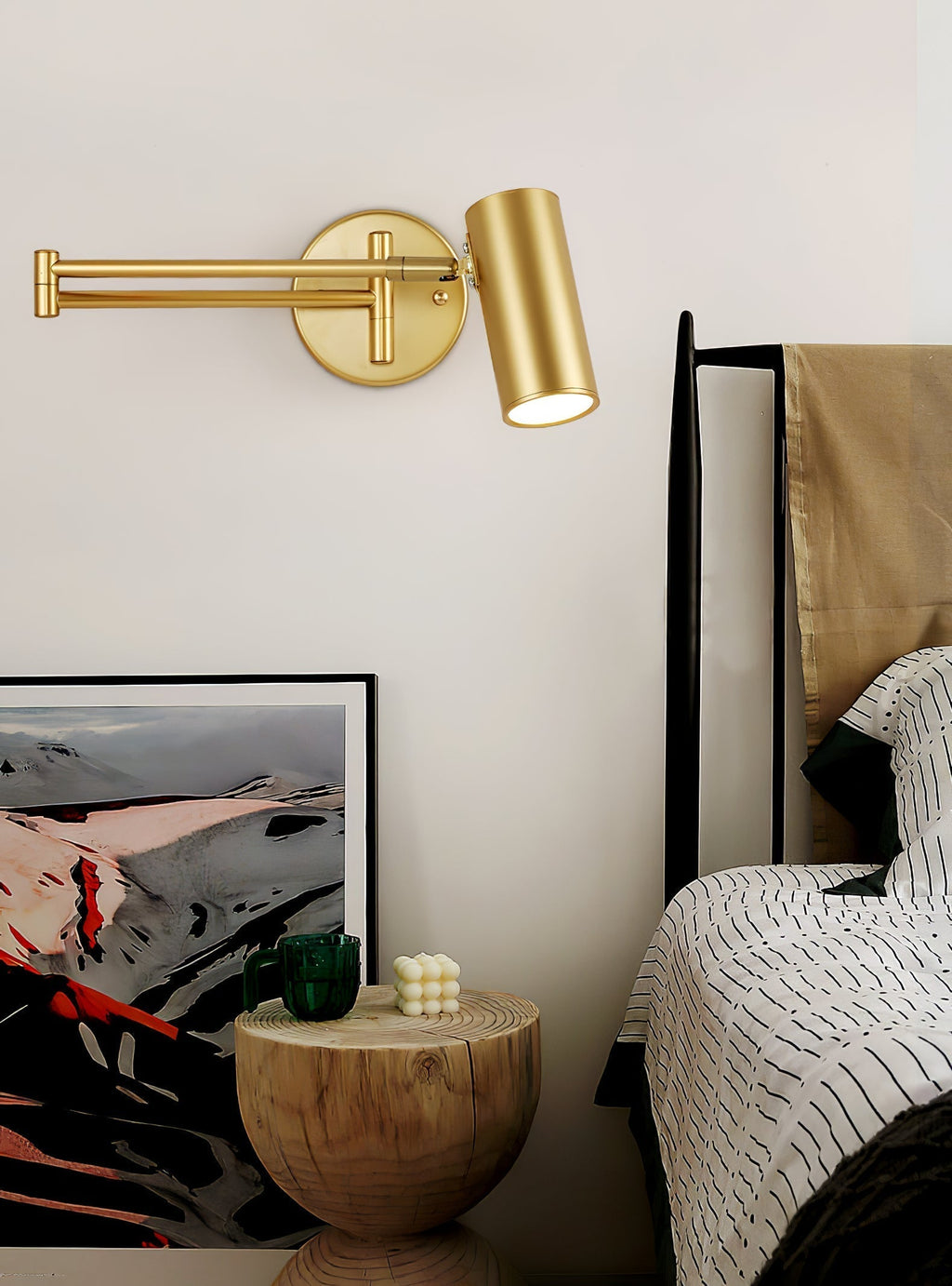 ModernGlow - Sleek Metal and Acrylic Wall Lamp