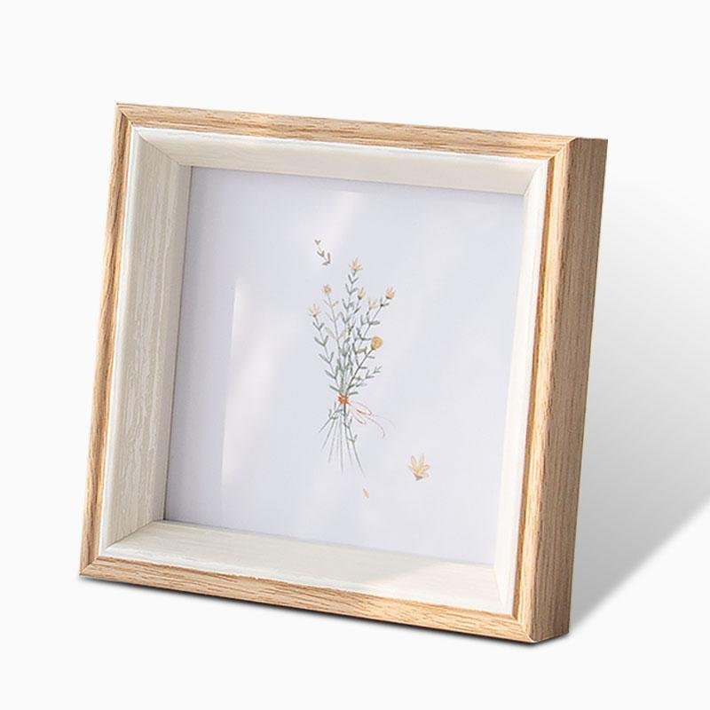 ElegantFrame – Luxury Photo Frame with Gold Border