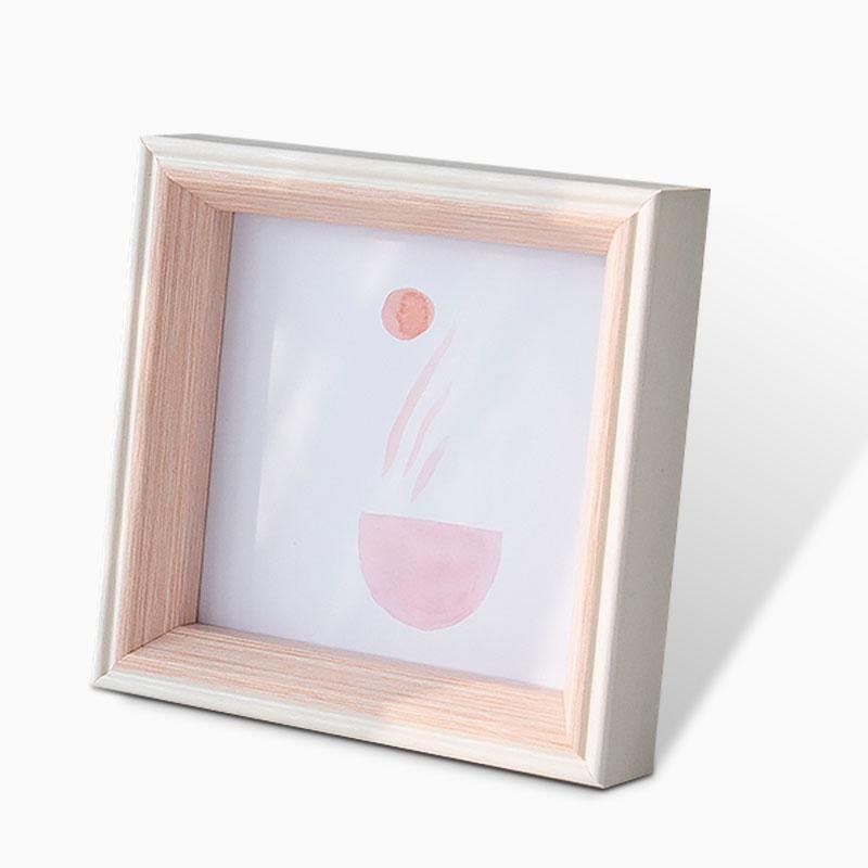 ElegantFrame – Luxury Photo Frame with Gold Border